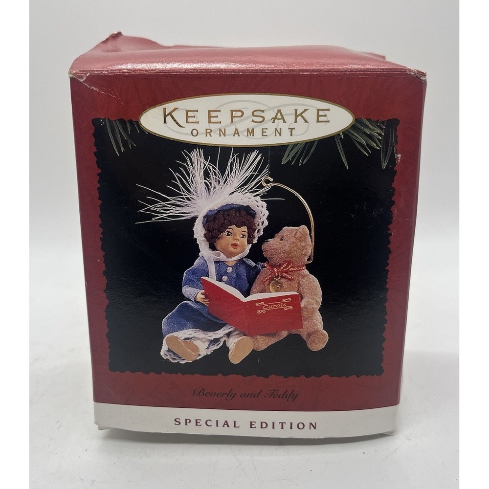 Hallmark Keepsake Ornament Beverly and Teddy Reading a Book 1995 Doll Bear‎